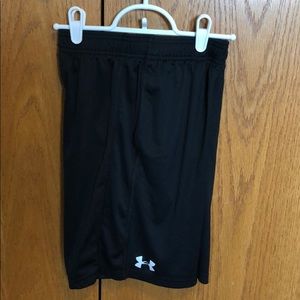 Boys Under Armour loose fit Heatgear shorts